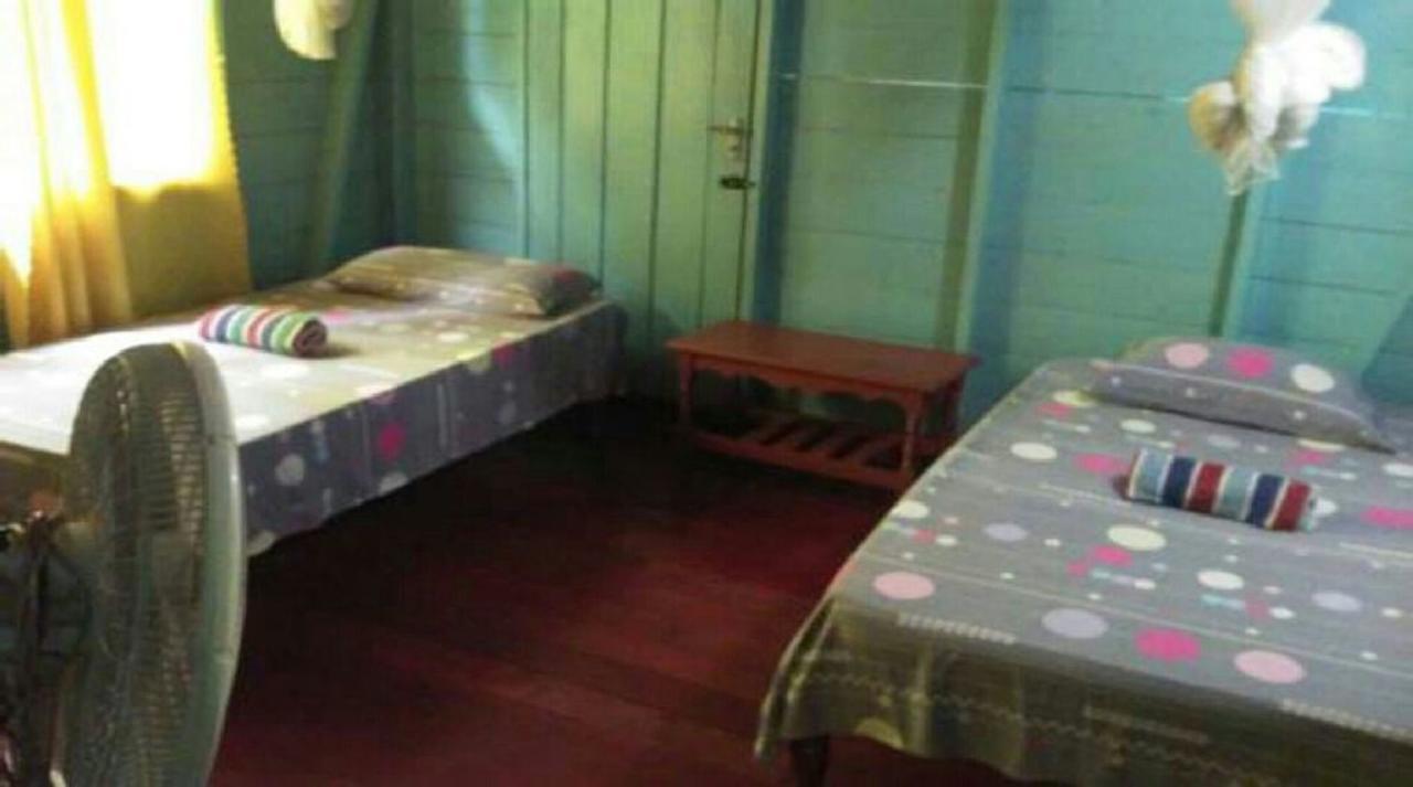 Shades Cottage Guesthouse Blue Hole ภายนอก รูปภาพ