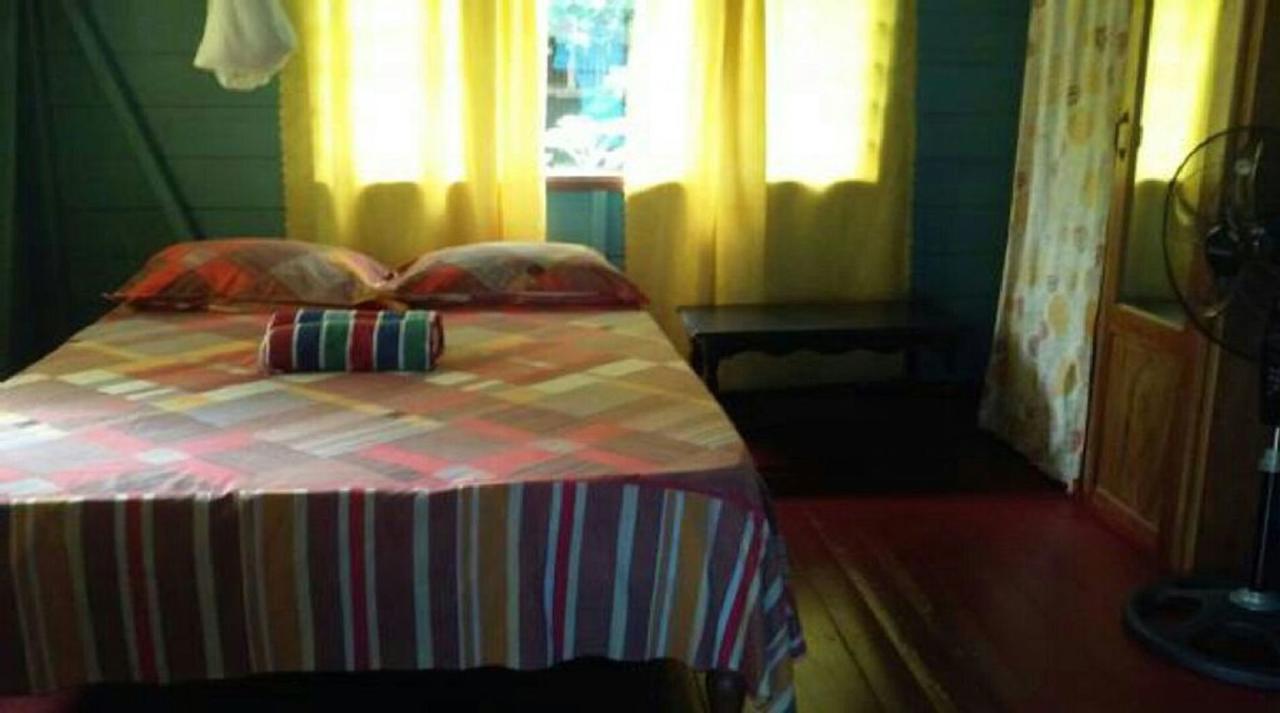 Shades Cottage Guesthouse Blue Hole ภายนอก รูปภาพ